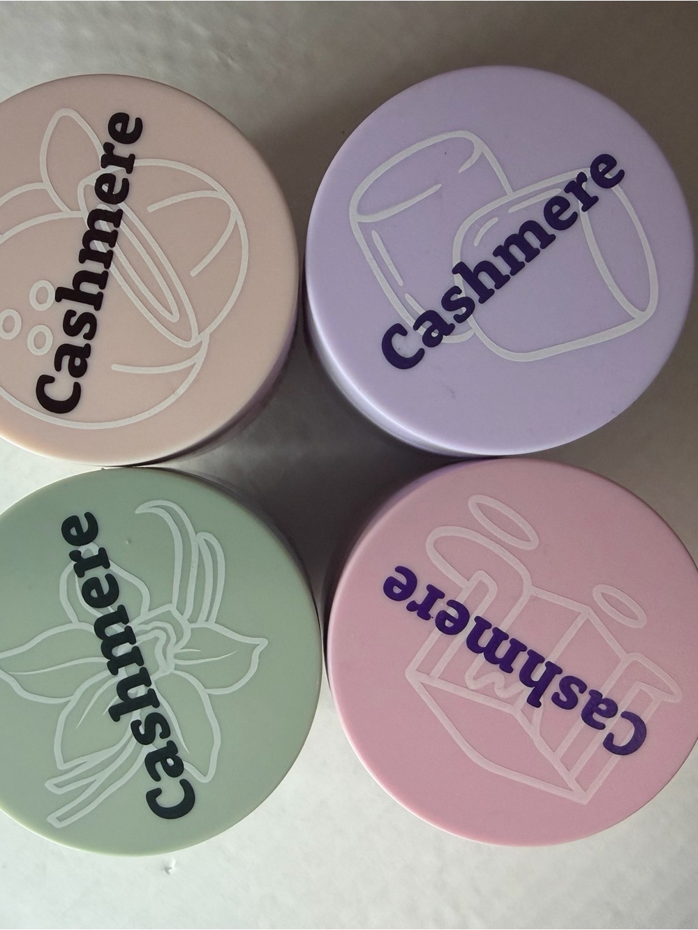 Cashmere Body Butter Vanilla Cream + Sweet Coconut - Pastel Green & Light Pink - Picture 2 of 3